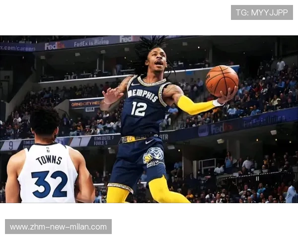 NBA前锋空接暴扣，震到篮筐摇晃